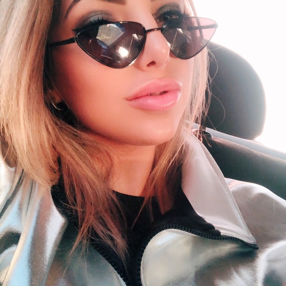 Meet your Posher, Ciara - Picture 5 of 5